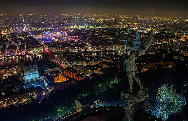 Fête des Lumières 2025 à Lyon : un spectacle inédit de drones et 4 jours de magie totale dans la ville !